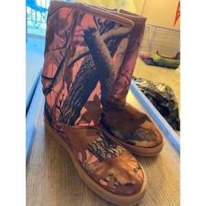 Camo boots
